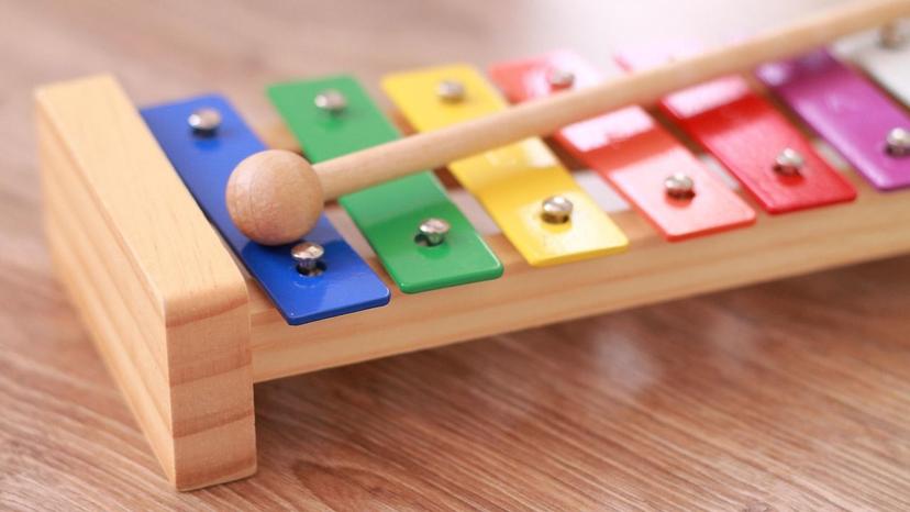 Rytmika czy instrument – co wybrać na start?