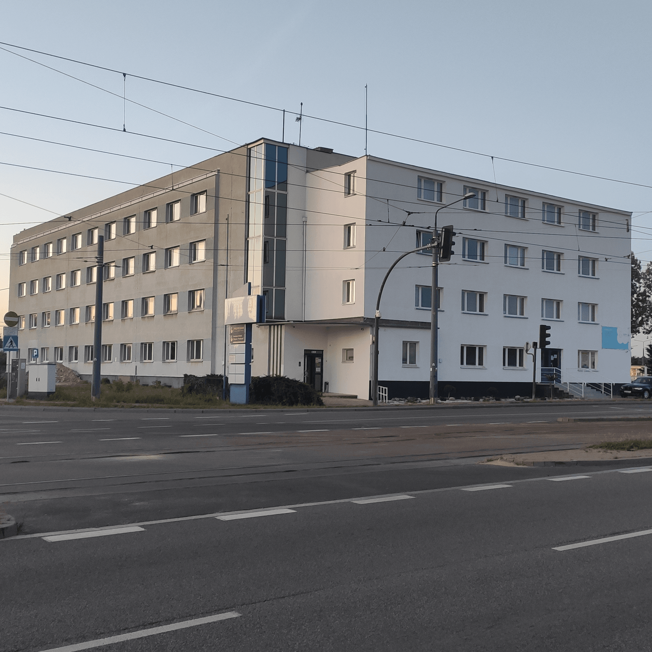 Szkoła muzyki Artyz Bydgoszcz, Wschód